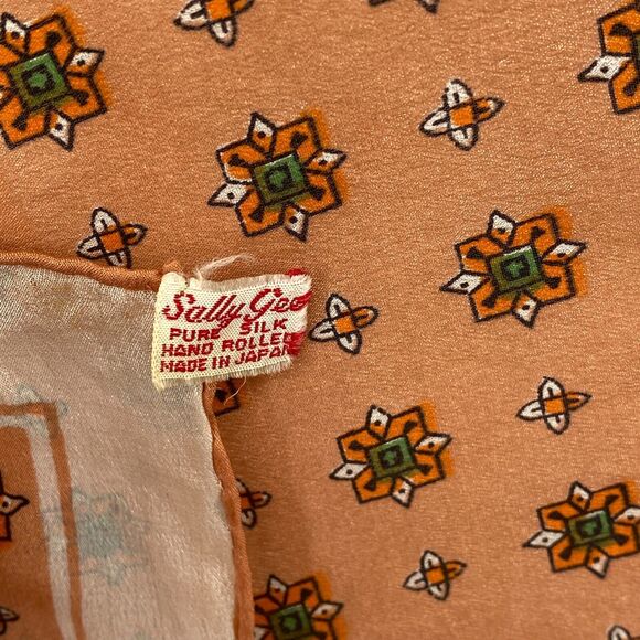 SALLY GEE Handkerchief Silk Hand Rolled Medallion Print Brown VTG 16" x 16" - Picture 8 of 11